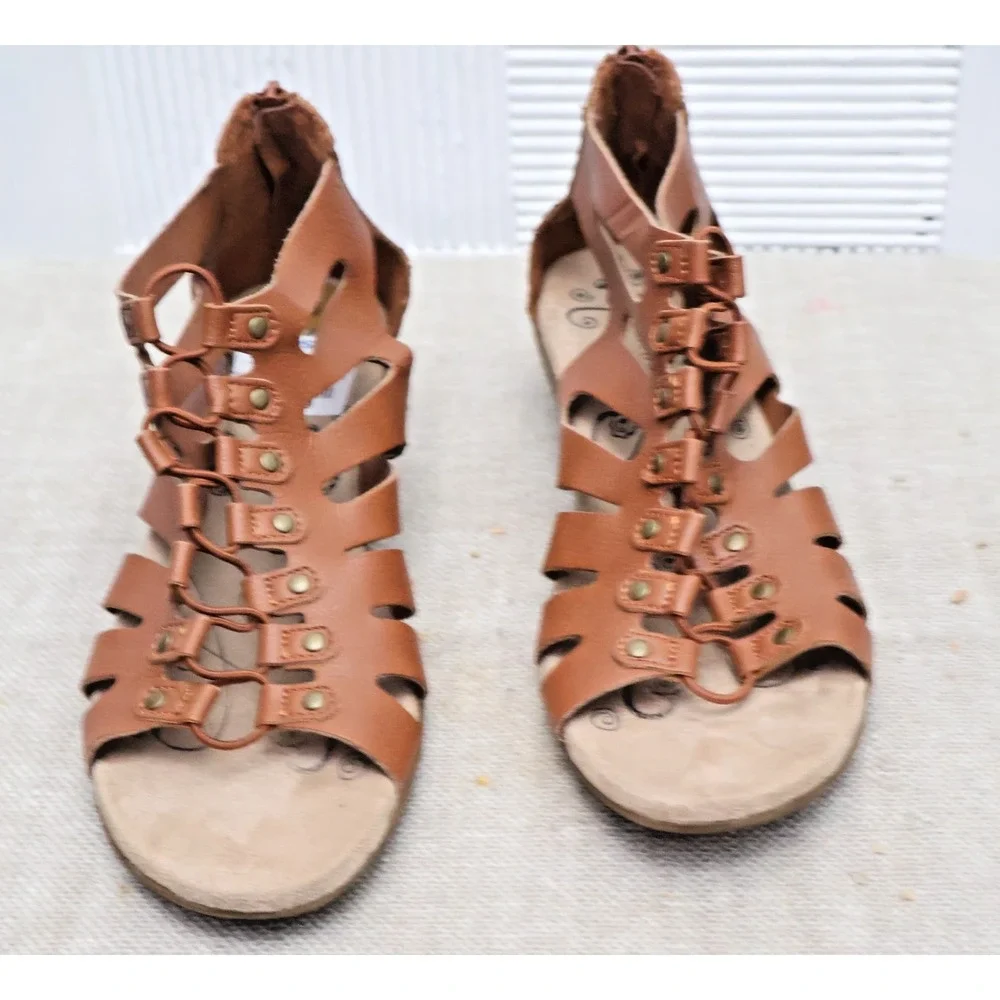 Baretraps Sandals Fayston Size 8 Brown Faux Leather Strappy Wedge Zip‎